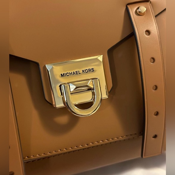 Authentic Michael Kors Manhattan Bag